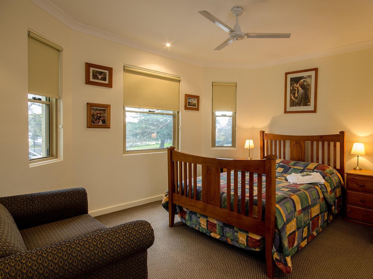 Royal Inn 3*